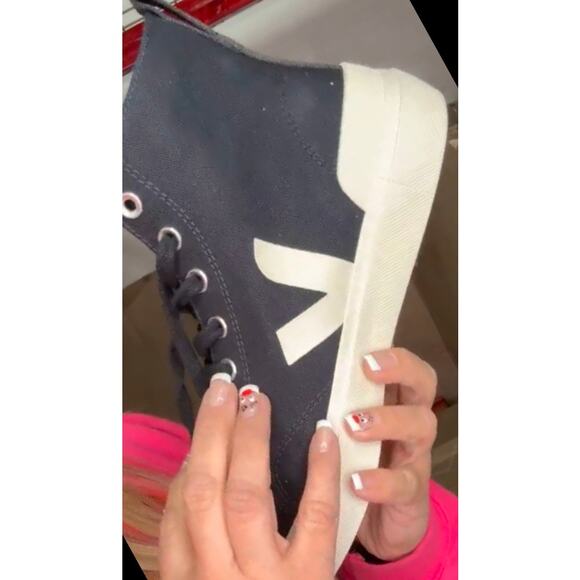 VEJA Wata II Size 9.5 New without Box MSRP $155 SOO - Picture 8 of 13